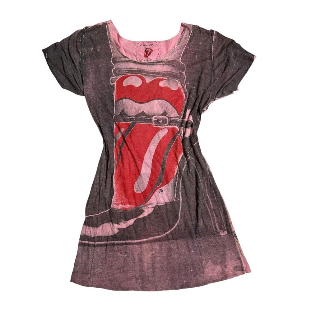 2006 Rolling Stones Buddhist Punk Women’s pink & black baby tee Size M